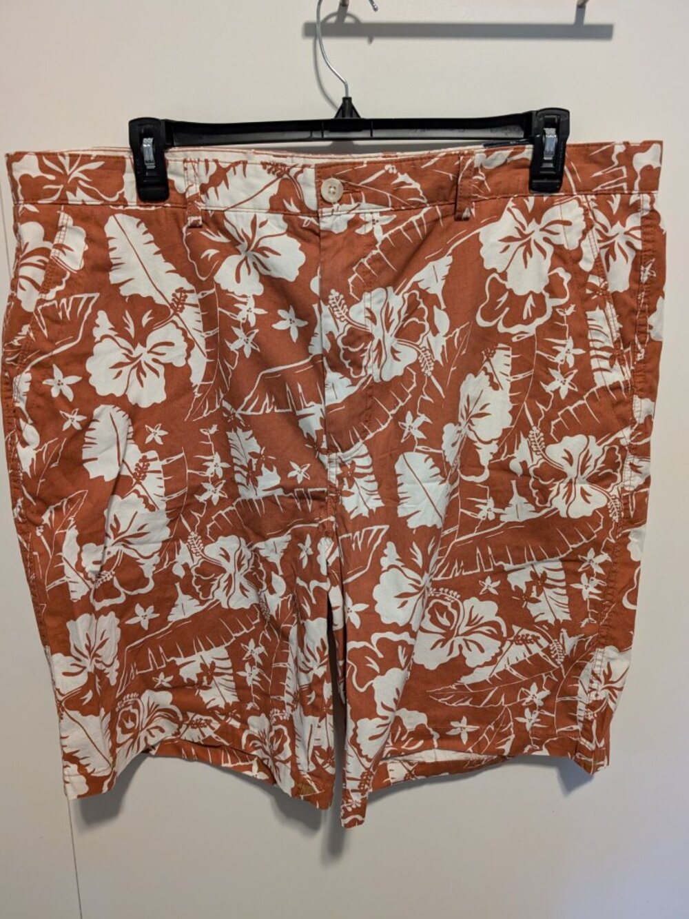 Boca Classics flat-front chino shorts - 42 - NWT